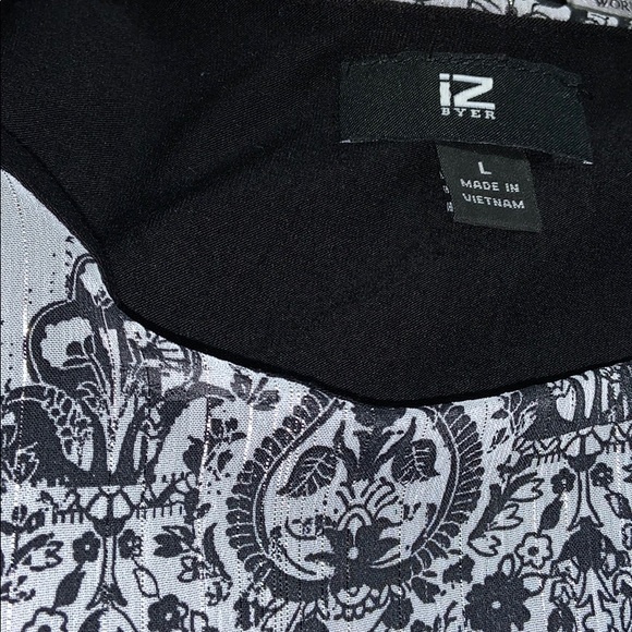 Flowing white + black patterned blouse - Picture 3 of 3